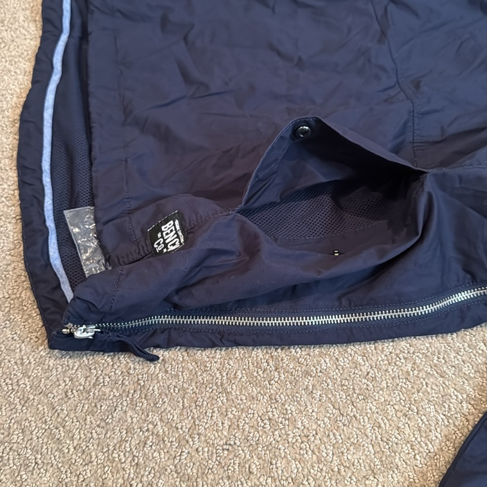 501 BENCH Men’s Hooded Pullover Windbreaker Jacket - Size: Medium - Picture 4 of 7